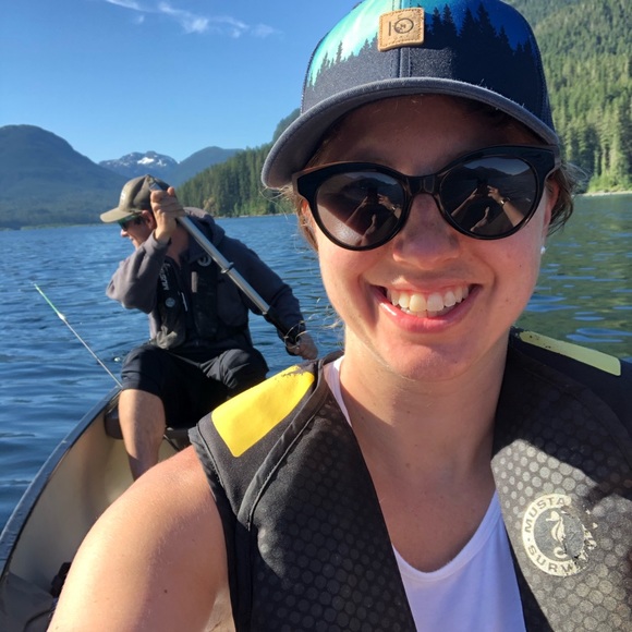 Meet your Posher, Laura - Picture 1 of 1